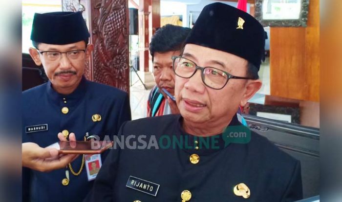 KPK Periksa LHKPN Bupati dan Sekda Blitar di Pemprov Jatim KPK Periksa LHKPN Bupati dan Sekda Blitar di Pemprov Jatim
