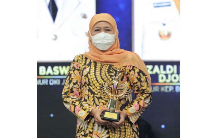 Gubernur Khofifah Borong Tiga Kategori Penghargaan di Anugerah "People of The Year 2021"