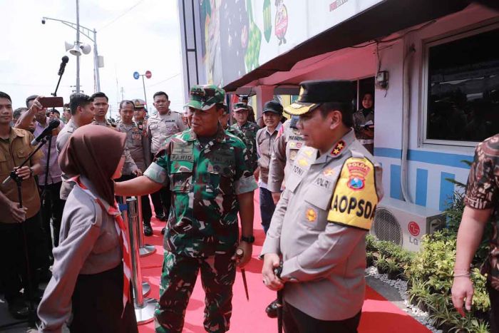 Pantau Arus Mudik, Kapolda Jatim dan Pangdam V/Brawijaya Kunjungi Pos Pelayanan Lebaran di Kediri