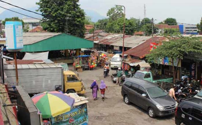 Revitalisasi Pasar Pandaan Molor, Tahun ini hanya Bangun Jalan Paving, Anggarkan Rp 400 Juta Revitalisasi Pasar Pandaan Molor, Tahun ini hanya Bangun Jalan Paving, Anggarkan Rp 400 Juta