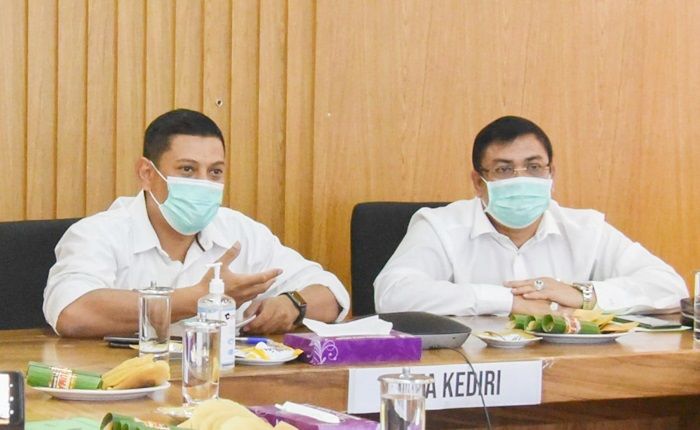 Wali Kota Kediri Ajak Koperasi Ambil Bagian dalam Recovery Ekonomi Wali Kota Kediri Ajak Koperasi Ambil Bagian dalam Recovery Ekonomi