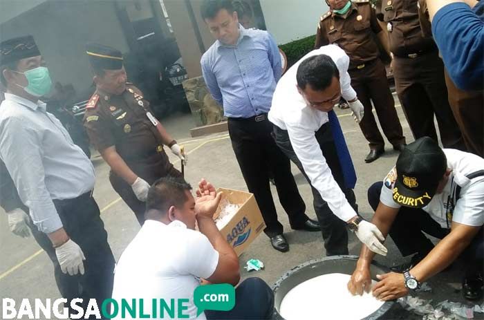 Kejari Jombang Musnahkan Barang Bukti Narkoba Senilai Rp 1 Miliar