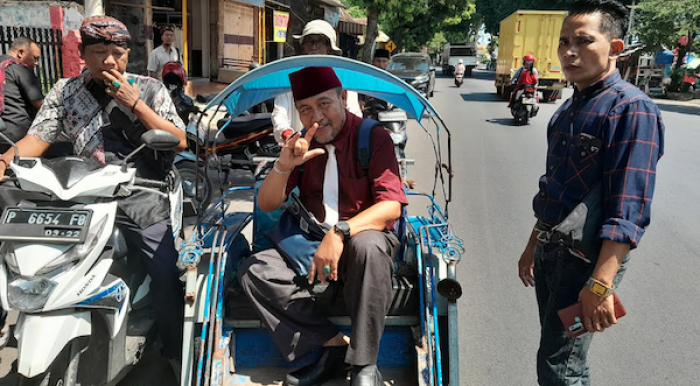 Pengacara Senior Daftar Calon Bupati ke PDIP dan NasDem di Pilkada Situbondo 2024 Pengacara Senior Daftar Calon Bupati ke PDIP dan NasDem di Pilkada Situbondo 2024