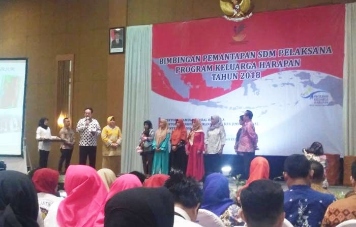 Mampu Turunkan Angka Kemiskinan, Ditjen Linjamsos Apresiasi Pendamping PKH Jatim Mampu Turunkan Angka Kemiskinan, Ditjen Linjamsos Apresiasi Pendamping PKH Jatim