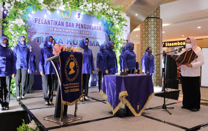 Hadiri Pelantikan DPC Tiara Kusuma, Wabup Gresik Minta Anggota Tularkan Keahlian ke Disabilitas Hadiri Pelantikan DPC Tiara Kusuma, Wabup Gresik Minta Anggota Tularkan Keahlian ke Disabilitas