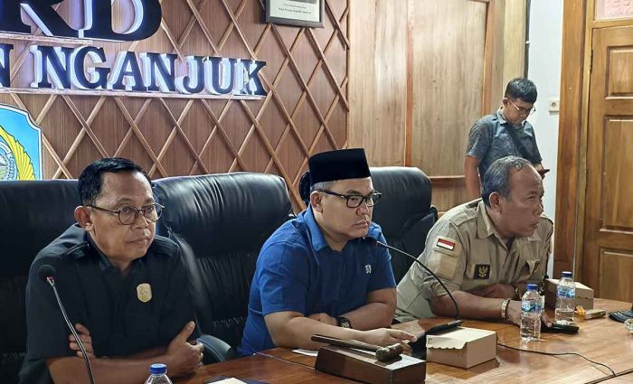 Gelar Demo, Paguyuban Truk Nganjuk Raya Suarakan 3 Tuntutan ke Dewan Gelar Demo, Paguyuban Truk Nganjuk Raya Suarakan 3 Tuntutan ke Dewan