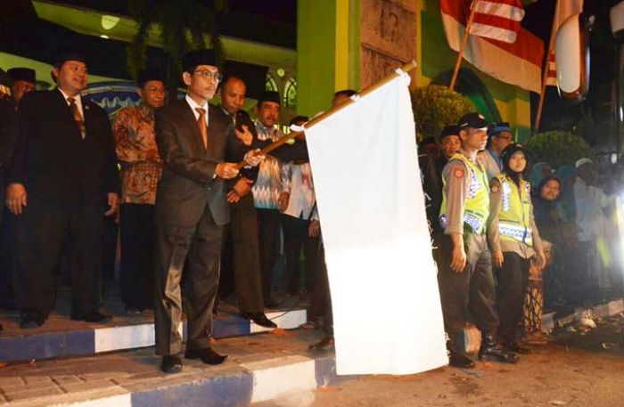 Plt Bupati Pamekasan Berangkatkan 959 JCH Pamekasan Plt Bupati Pamekasan Berangkatkan 959 JCH Pamekasan