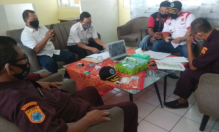 Diduga Kampanyekan Cabup, LP KPK Laporkan Oknum ASN Kepala Sekolah SMA Negeri ke Bawaslu Lamongan Diduga Kampanyekan Cabup, LP KPK Laporkan Oknum ASN Kepala Sekolah SMA Negeri ke Bawaslu Lamongan