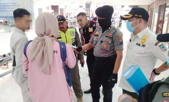 Satgas PBNPP Covid-19 Temukan Siswa Keluyuran di Tempat Umum Satgas PBNPP Covid-19 Temukan Siswa Keluyuran di Tempat Umum