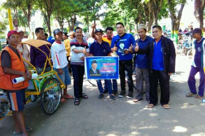 Ratusan Abang Becak di Sumenep Deklarasikan Hasan Aminuddin sebagai Bacagub Jatim 2018 Ratusan Abang Becak di Sumenep Deklarasikan Hasan Aminuddin sebagai Bacagub Jatim 2018