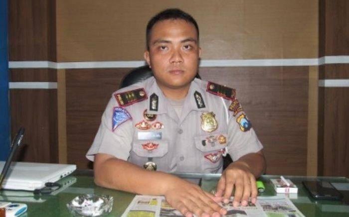 Kasat Lantas Sampang Ancam Tilang Pelajar Konvoi Kasat Lantas Sampang Ancam Tilang Pelajar Konvoi