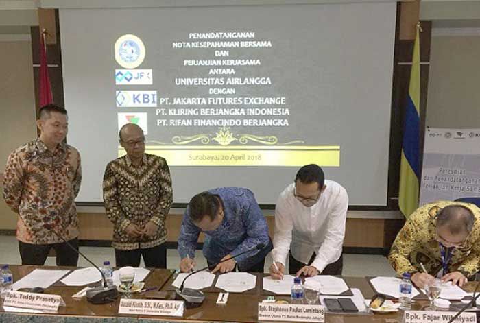 Gandeng Tiga PT, Unair Edukasi Tenaga Pialang Gandeng Tiga PT, Unair Edukasi Tenaga Pialang