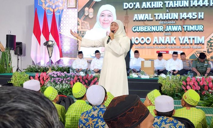 Gubernur Khofifah Santuni 1.000 Anak Yatim di Akhir Tahun 1444 H, Ajak Masyarakat Perbanyak Sedekah