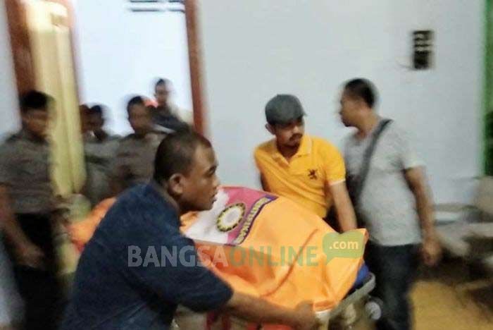 Pasangan Kekasih Tewas di Hotel Garuda Pamekasan, Diduga Bunuh Diri Pasangan Kekasih Tewas di Hotel Garuda Pamekasan, Diduga Bunuh Diri