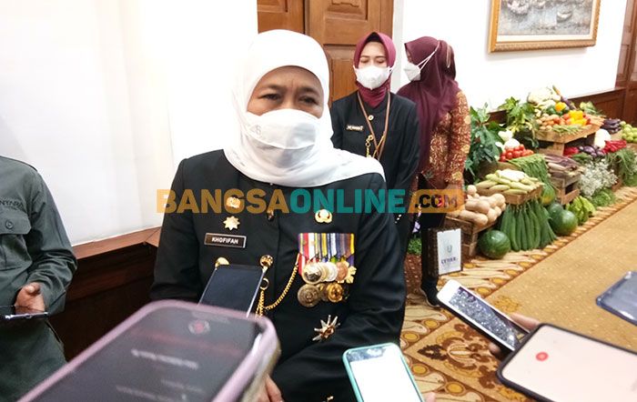 Gubernur Khofifah Sebut Korban Tewas dalam Tragedi Kanjuruhan Jadi 132 Orang Gubernur Khofifah Sebut Korban Tewas dalam Tragedi Kanjuruhan Jadi 132 Orang