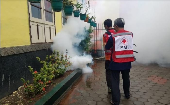 Ada Dua Siswa SD Meninggal, SMP 1 Rambipuji Difogging Ada Dua Siswa SD Meninggal, SMP 1 Rambipuji Difogging
