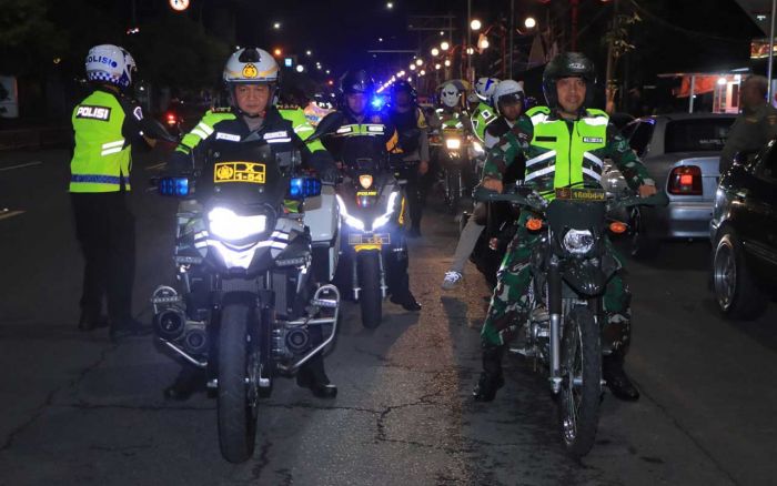 Jelang Pemilu 2024, Tim Gabungan TNI-Polri gelar Operasi Mantap Brata Semeru di Ngawi Jelang Pemilu 2024, Tim Gabungan TNI-Polri gelar Operasi Mantap Brata Semeru di Ngawi