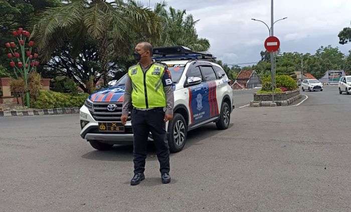 Tak Ada Lagi Tilang Konvensional, Polres Kediri Siapkan Mobil Incar Khusus untuk ETLE Tak Ada Lagi Tilang Konvensional, Polres Kediri Siapkan Mobil Incar Khusus untuk ETLE