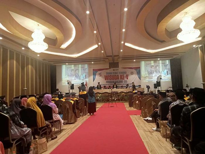 Gelar Wisuda ke-V, Ketua STISA Pamekasan Apresiasi Perjuangan Wisudawan Gelar Wisuda ke-V, Ketua STISA Pamekasan Apresiasi Perjuangan Wisudawan