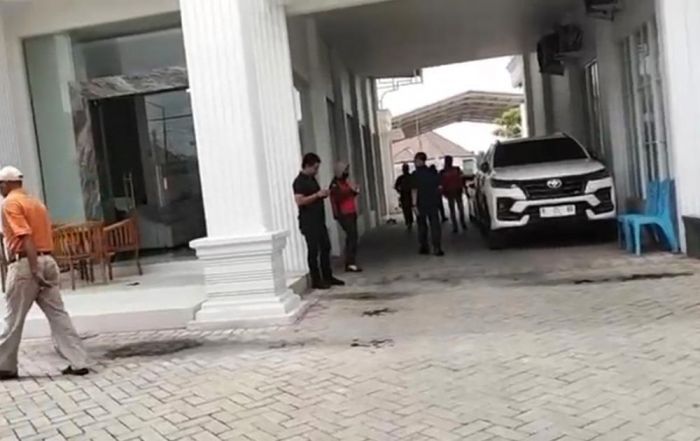 Kejari Sampang Geledah Rumah Eks Wabup dan 3 Lokasi Lain Terkait Dugaan Korupsi Dispendik