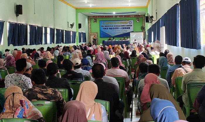 Bangun Bersama Prestasi Siswa, SMAN 1 Cerme Gelar Maulid Nabi dan Parenting