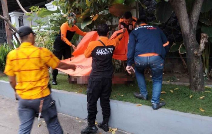 Pria dari Probolinggo Tewas Dimassa Warga Pabean Cantian Surabaya Pria dari Probolinggo Tewas Dimassa Warga Pabean Cantian Surabaya