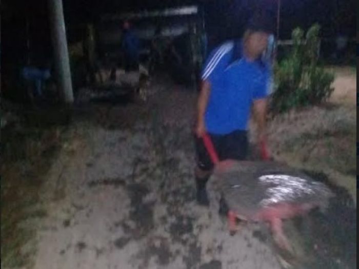 Waktu Semakin Mepet, Satgas dan Warga Kerja Siang-Malam Waktu Semakin Mepet, Satgas dan Warga Kerja Siang-Malam