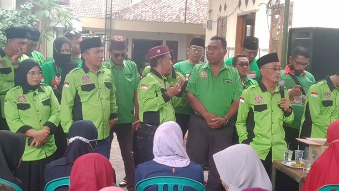 Bagikan Daging Kurban saat Idul Adha 1443 H, Tapal Kuda Nusantara Dukung Program Jokowi Bagikan Daging Kurban saat Idul Adha 1443 H, Tapal Kuda Nusantara Dukung Program Jokowi