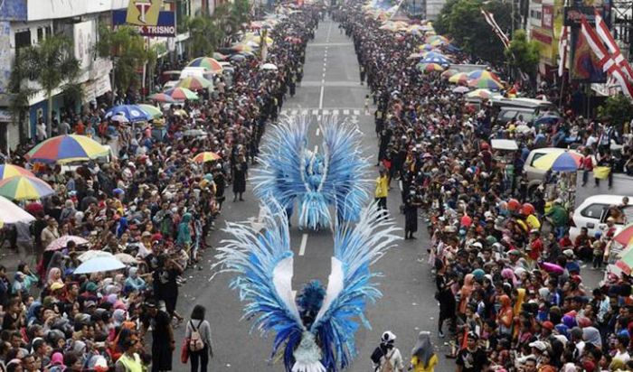 Tulis "Jember Kota Carnaval", Pemkab Dinilai Tak Mengerti Kaidah Bahasa Indonesia Tulis "Jember Kota Carnaval", Pemkab Dinilai Tak Mengerti Kaidah Bahasa Indonesia
