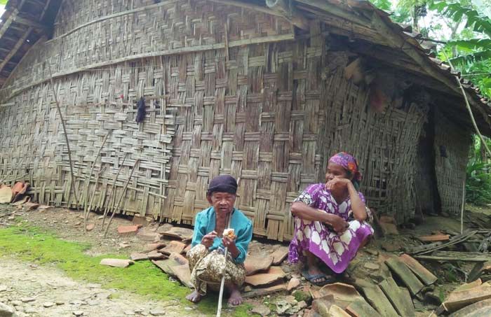 Hidup Sebatangkara, Nenek 80 Tahun di Palengaan ini Butuh Bantuan