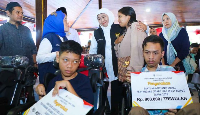 Gubernur Khofifah Salurkan Bansos dan Zakat Produktif Rp6,1 Miliar untuk Warga Tulungagung Gubernur Khofifah Salurkan Bansos dan Zakat Produktif Rp6,1 Miliar untuk Warga Tulungagung