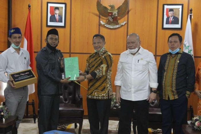 Situasi Politik Kian Memanas, Pimpinan DPRD Jember Konsultasi ke Mendagri Situasi Politik Kian Memanas, Pimpinan DPRD Jember Konsultasi ke Mendagri