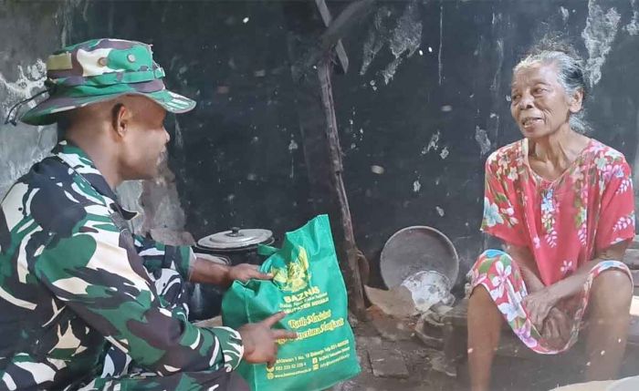 Gandeng Baznas, Satgas TMMD Sidoarjo Salurkan Sembako Gandeng Baznas, Satgas TMMD Sidoarjo Salurkan Sembako