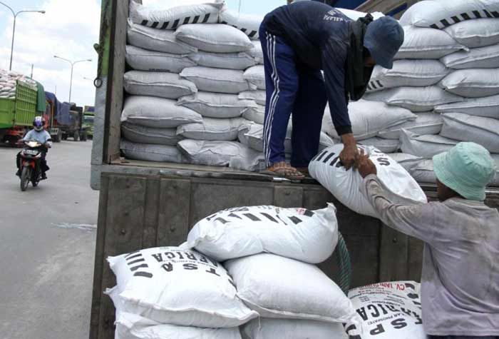 Pupuk Jatah Petani Lamongan Tertangkap Petugas di Grobogan