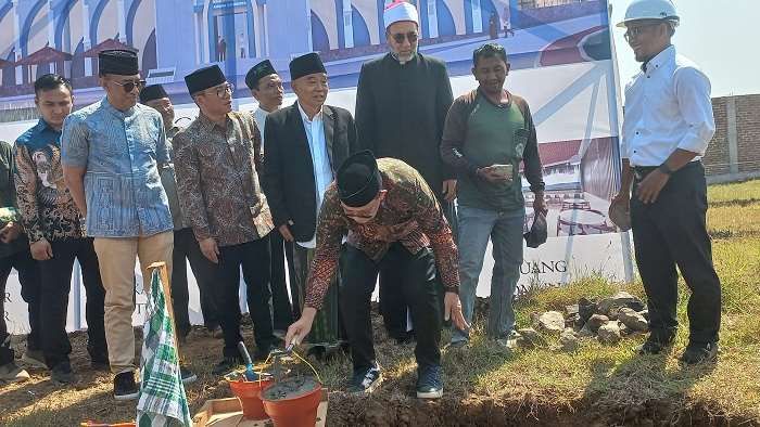Pj Gubernur Jawa Timur Apresiasi Konstribusi Pendidikan Universitas KH Abd Chalim Pj Gubernur Jawa Timur Apresiasi Konstribusi Pendidikan Universitas KH Abd Chalim