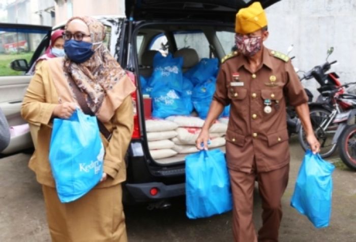 LVRI Kabupaten Kediri Terima Bantuan Sembako LVRI Kabupaten Kediri Terima Bantuan Sembako