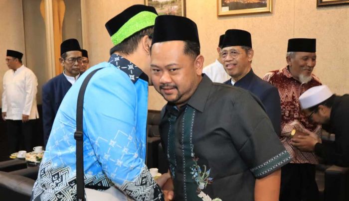 Wakil Bupati Gresik dan Istri Berangkat Haji Bersama 375 Jamaah Kloter 46