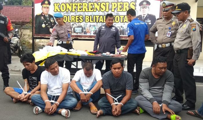 Inilah Wajah Lima Penipu Berkedok Praktik Penggandaan Uang Inilah Wajah Lima Penipu Berkedok Praktik Penggandaan Uang