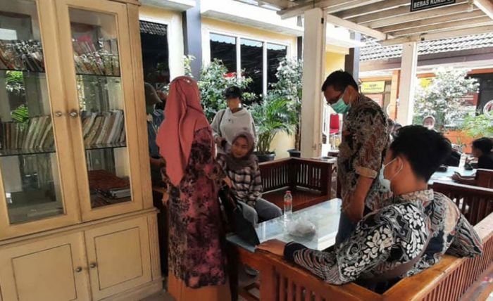 Terus Bertambah, Korban Investasi Bodong asal Mojokerto dan Gresik Datangi Polres Lamongan Terus Bertambah, Korban Investasi Bodong asal Mojokerto dan Gresik Datangi Polres Lamongan