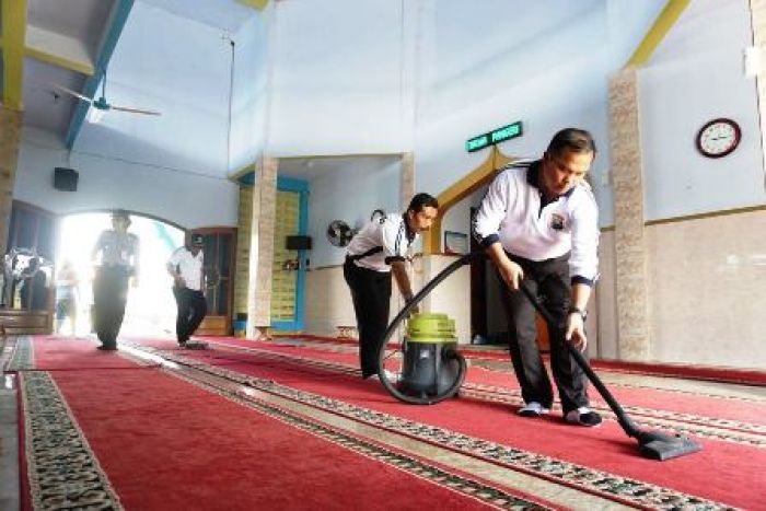Kapolres Bangkalan Gelar Kegiatan Bakti Sosial di Masjid At-Taqwa Pangeranan Kapolres Bangkalan Gelar Kegiatan Bakti Sosial di Masjid At-Taqwa Pangeranan