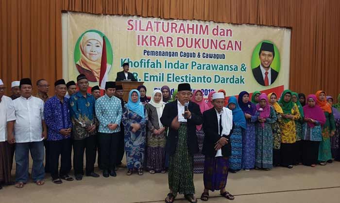 Ratusan Kyai, Bu Nyai, Tokoh Masyarakat, & Relawan se-Mataraman Deklarasi Dukung Khofifah Emil