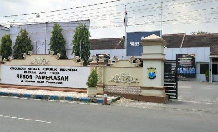 Pria di Pamekasan Nekat Coba Perkosa Istri Tetangga saat Masak Pria di Pamekasan Nekat Coba Perkosa Istri Tetangga saat Masak