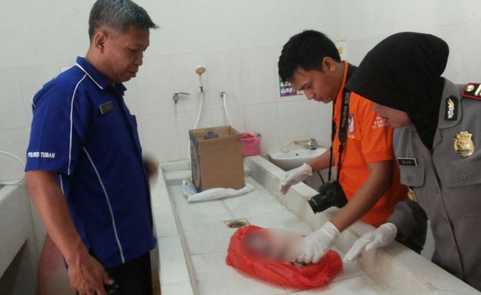 Inalillahi, Mayat Bayi Ditemukan di Tepi Pantai Rest Area Tuban Inalillahi, Mayat Bayi Ditemukan di Tepi Pantai Rest Area Tuban