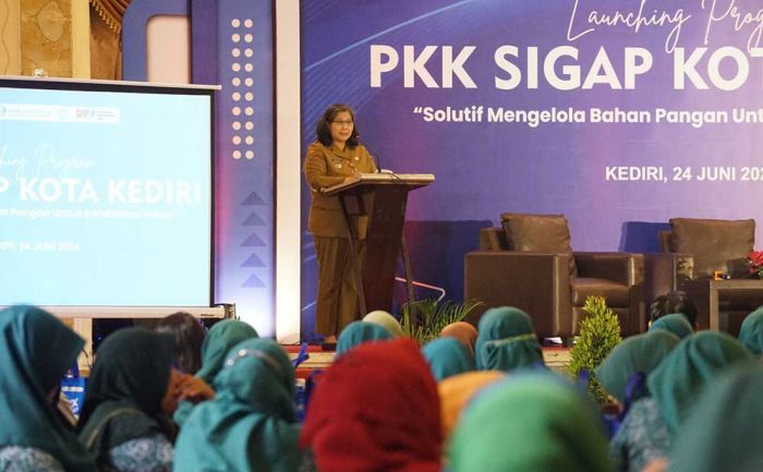Launching Program PKK Sigap, Pj Wali Kota Kediri Beri Contoh Cara Bijak Olah Bahan Pangan Launching Program PKK Sigap, Pj Wali Kota Kediri Beri Contoh Cara Bijak Olah Bahan Pangan