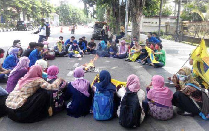 PMII Sidoarjo Desak Pemkab Bikin Perda AIDS PMII Sidoarjo Desak Pemkab Bikin Perda AIDS