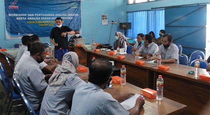 PDAM Giri Nawa Tirta Fokus Pengembangan Pelanggan PDAM Giri Nawa Tirta Fokus Pengembangan Pelanggan