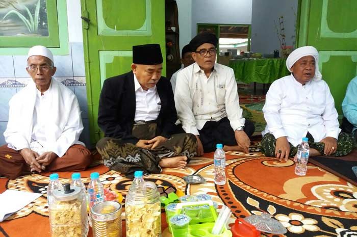 Dihadiri Menantu RKH As Dihadiri Menantu RKH As