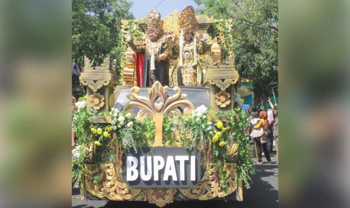 Pawai Budaya dan Pembangunan Berlangsung Meriah, Tapi Bupati Novi Kecewa Karena Rute Terlalu Pendek