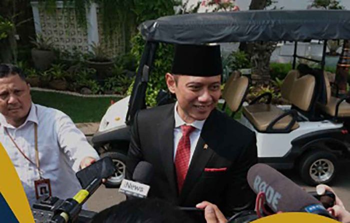 Hadiri Pelantikan Pejabat Negera, Menteri AHY Berharap Transisi Kepemimpinan Berjalan Baik Hadiri Pelantikan Pejabat Negera, Menteri AHY Berharap Transisi Kepemimpinan Berjalan Baik