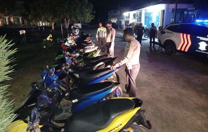 Cegah Aksi Balap Liar, Polres Pamekasan Amankan 25 Sepeda Motor di Sejumlah Titik Cegah Aksi Balap Liar, Polres Pamekasan Amankan 25 Sepeda Motor di Sejumlah Titik